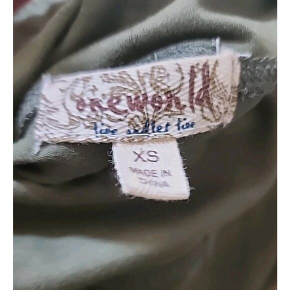 One World Green Leggings Womans Size XS NEW NWT Inseem 26 Excellent A126 Comfy - Picture 5 of 6